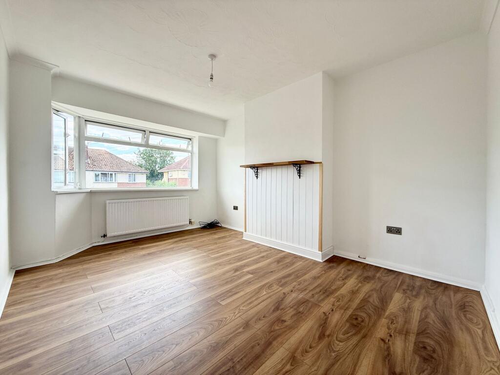 Apartment in Cheltenham, Kingsditch, Hesters Way - View 4