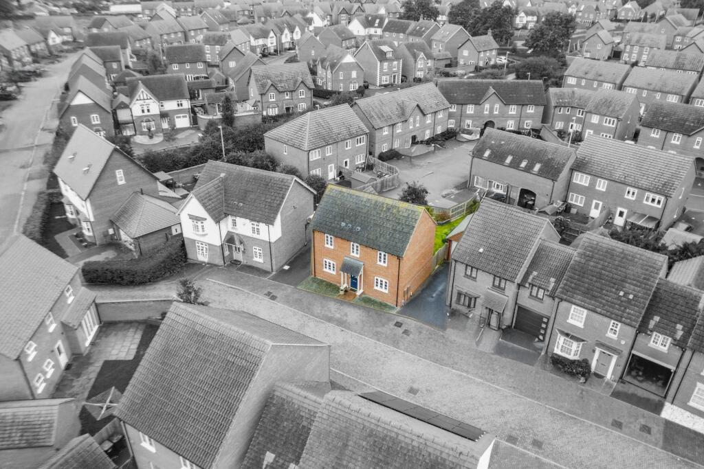 Main image of property: Red Cross Way, Nuneaton, CV10