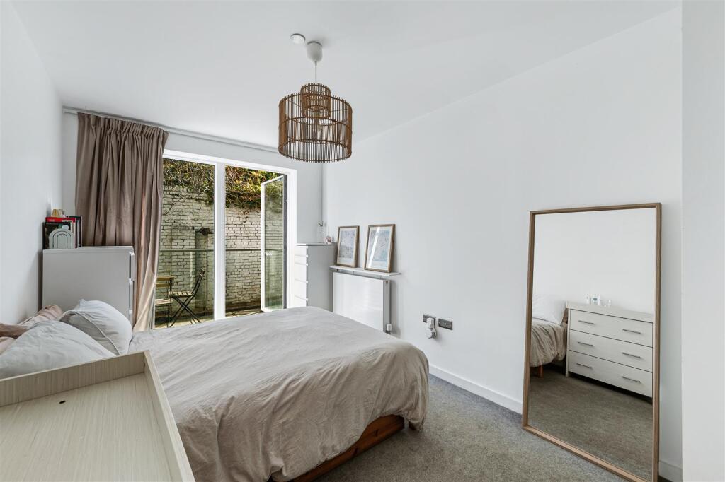 House in London - View 4