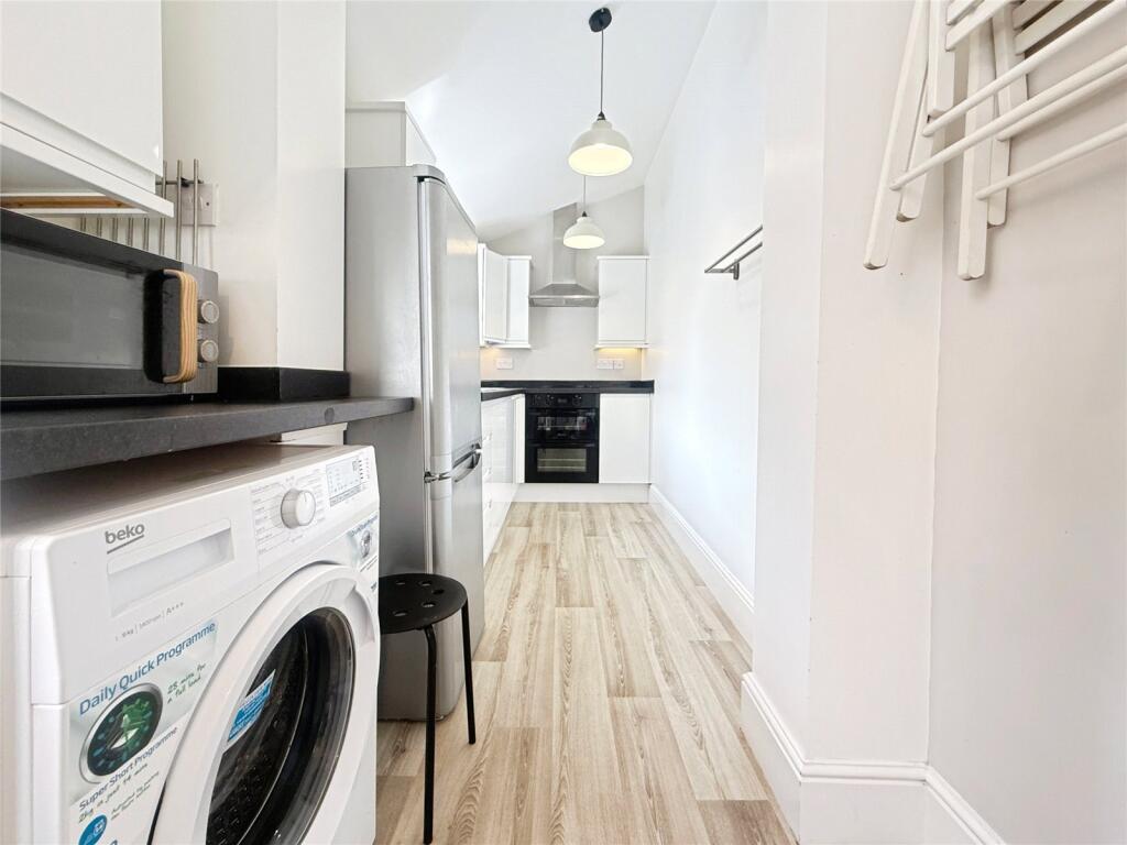 67, Lytton Road photo 4