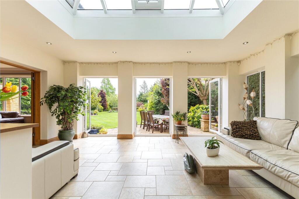 House in Tewkesbury, Winchcombe - View 4