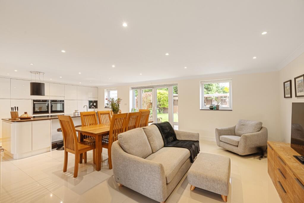 House in Dartford, Longfield Hill, Longfield and New Barn - View 2