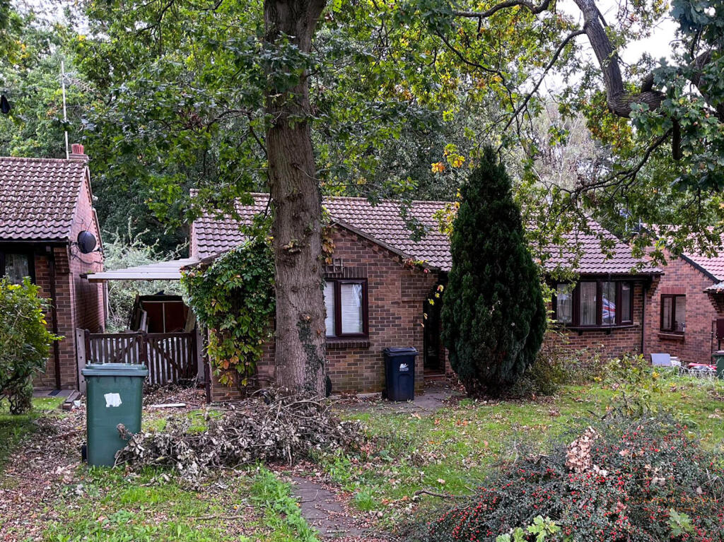 3-bed bungalow on Buxton Avenue, Heanor, Derbyshire, £265,000