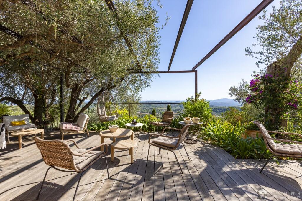 Main image of property: Provence-Alps-Cote d`Azur, Alpes-Maritimes, Chateauneuf De Grasse