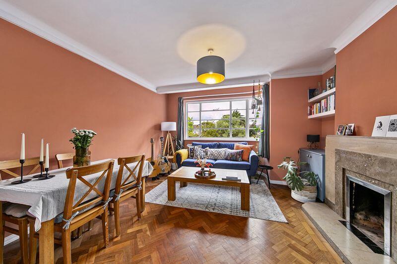 Apartment in London, Surbiton - View 2