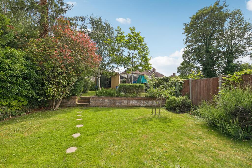 Pixmore Way, Letchworth Garden City photo 4