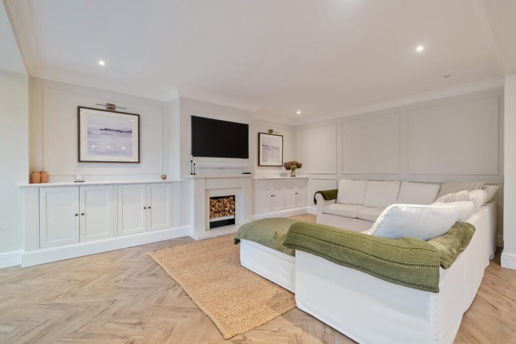 Main image of property: London Road, St. Albans, Hertfordshire