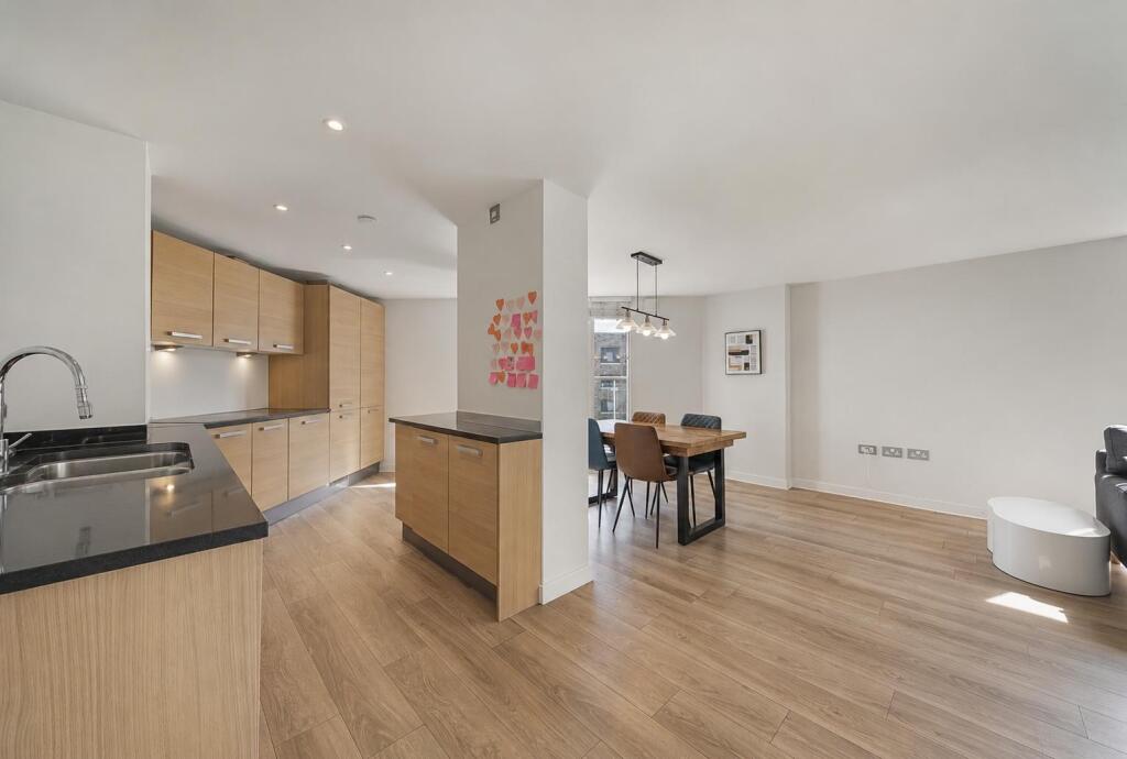 Apartment in London - View 3