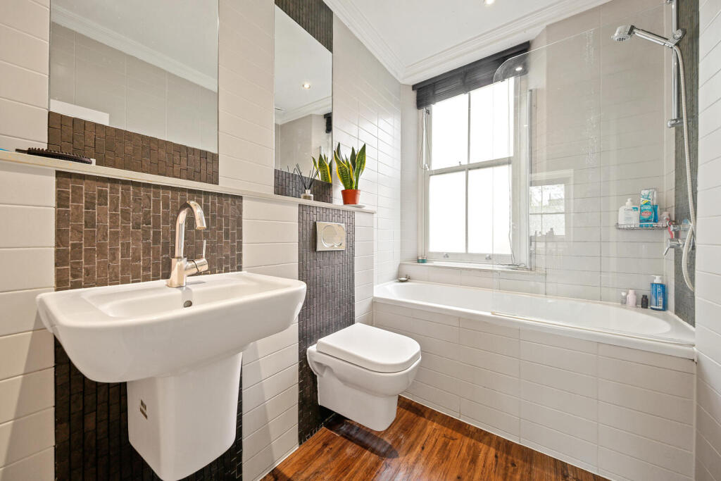 Apartment in London, St. George in the East, Whitechapel - View 3
