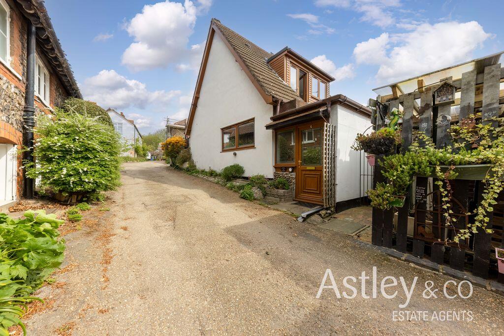 Main image of property: Chapel Lane, Thorpe, Norwich, NR7