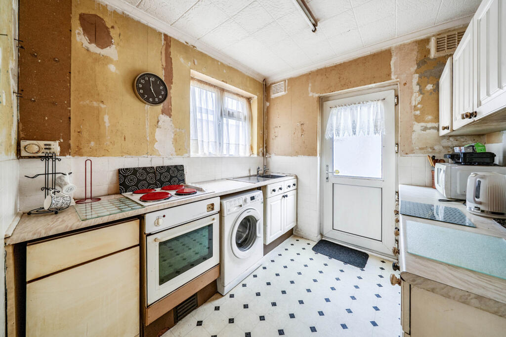 Field End Road, Ruislip photo 4