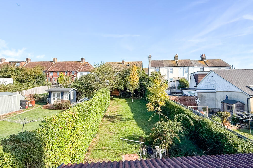 House in Bexhill-on-Sea, The Highlands - View 2