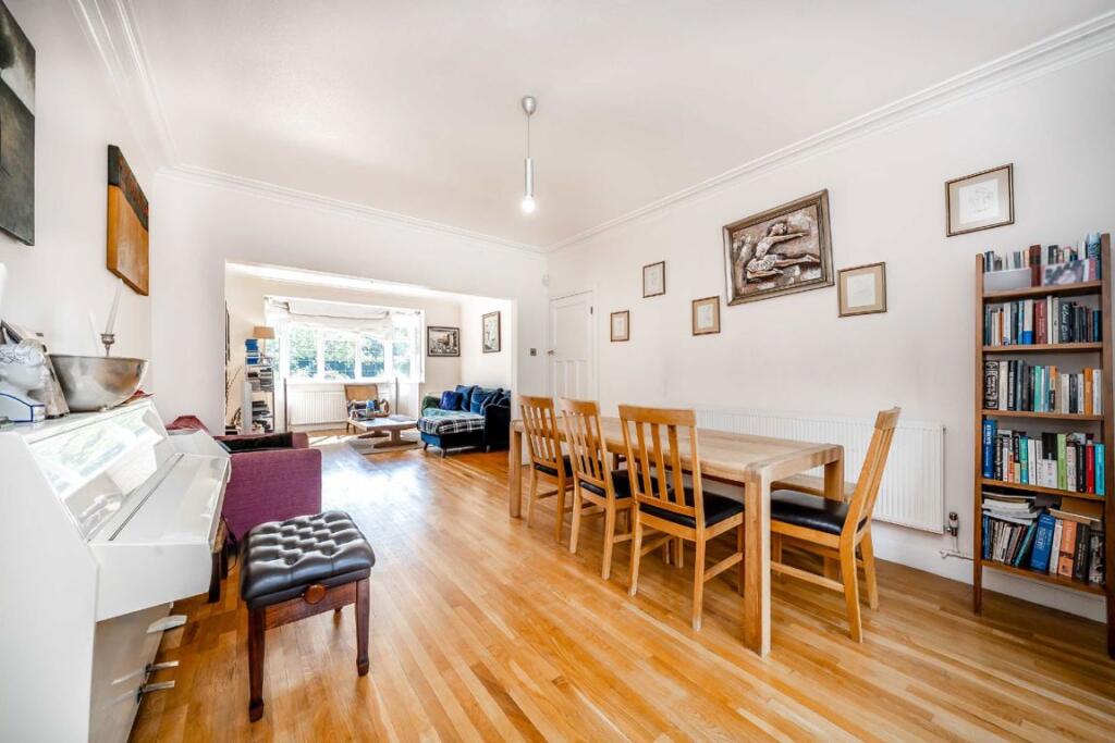 House in Twickenham - View 3
