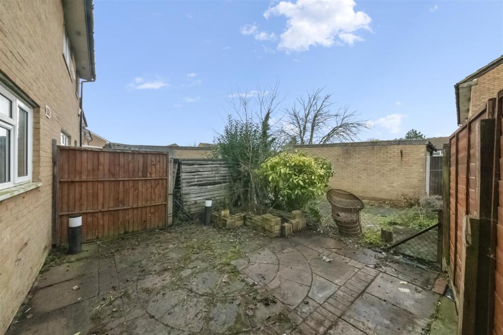 Triandra Way, Hayes photo 4