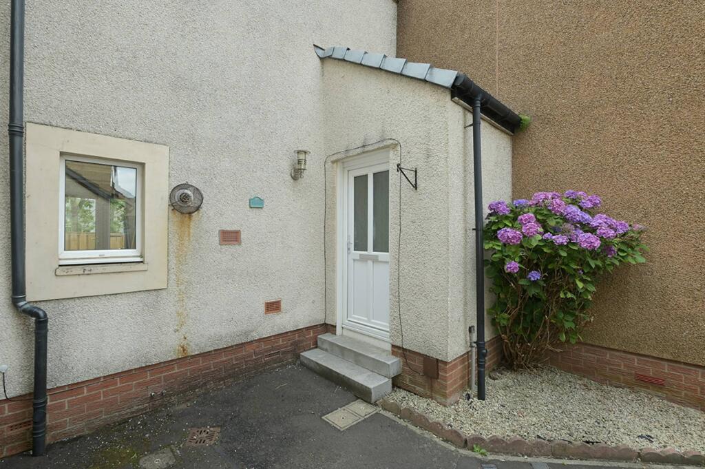 Main image of property: 121 South Gyle Mains, Edinburgh, EH12 9HU