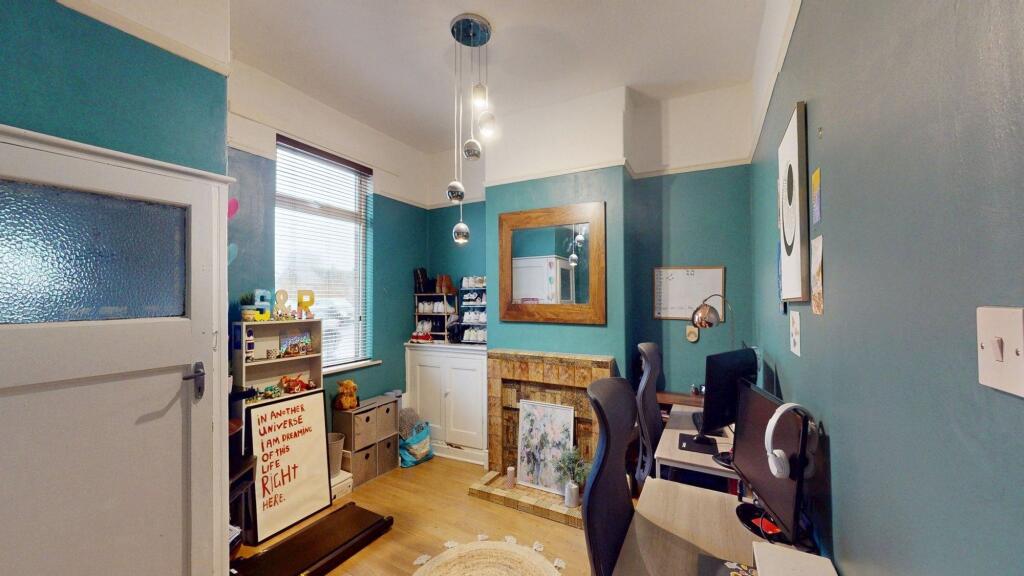 Chorley Road, Westhoughton, BL5 - View 2