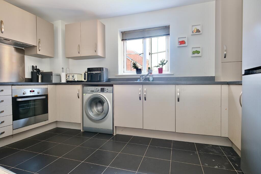 Sassoon Drive, Royston photo 4