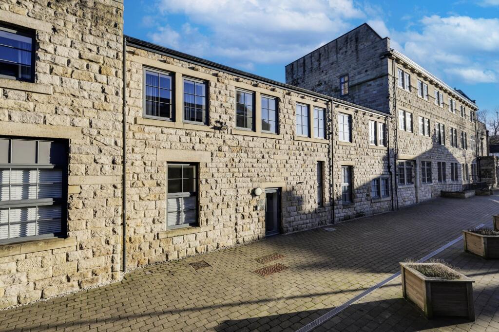 Main image of property: Dyehouse Walk, Yeadon, Leeds, West Yorkshire, LS19