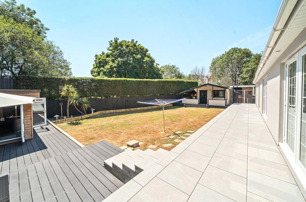 House in Torquay - More