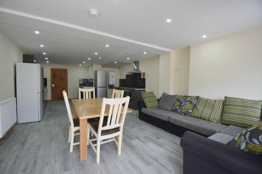 House in Cardiff, Maindy, Cathays - View 4