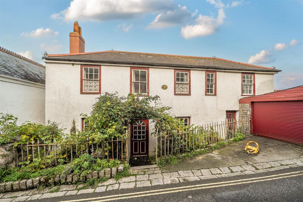 4-bed detached on Polkirt Hill, Mevagissey, £350,000