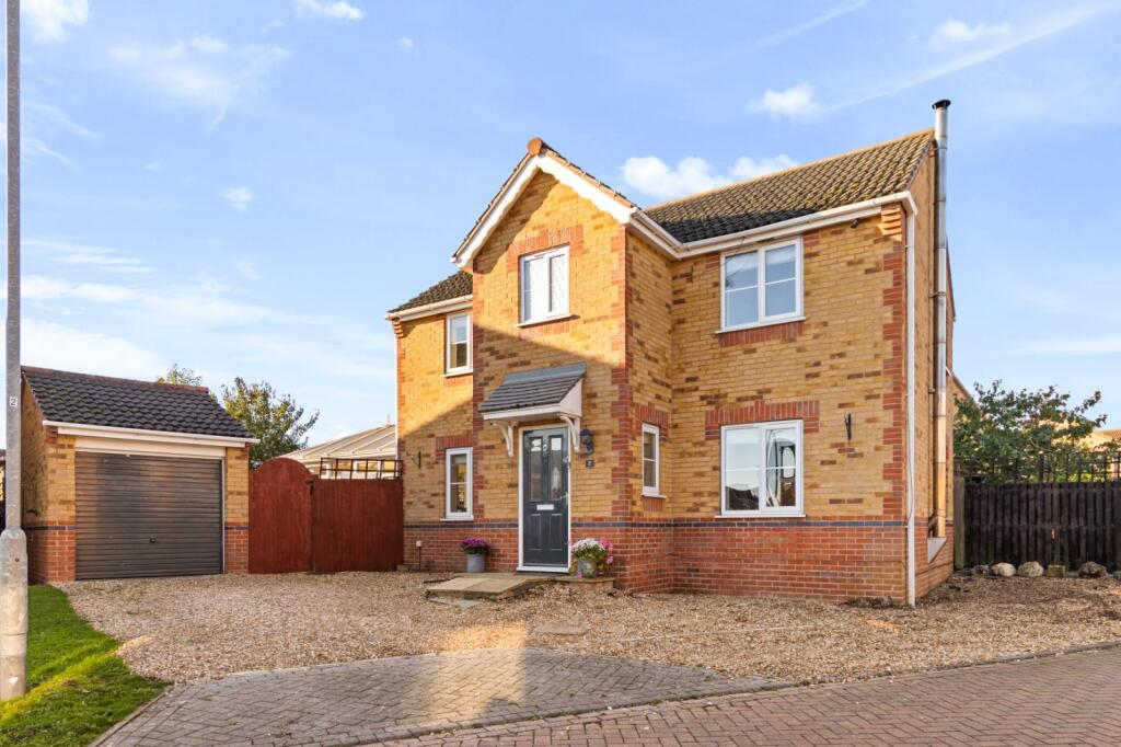 4-bed detached on Greenwich Close, Scunthorpe, North Lincolnshire, DN15, £250,000