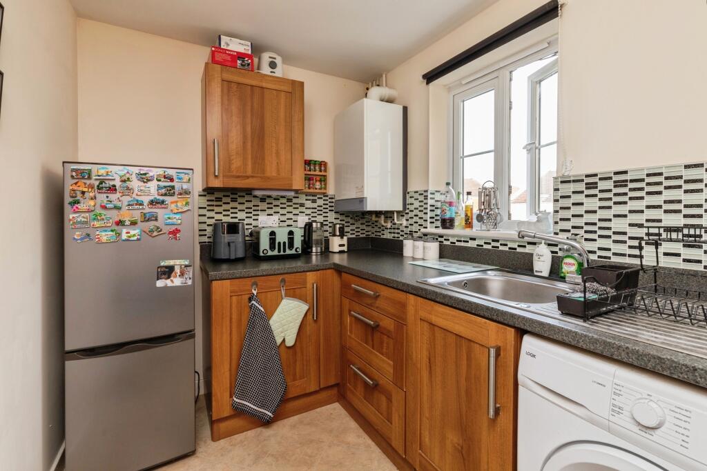 Leaze Close, Bristol, BS35 photo 2
