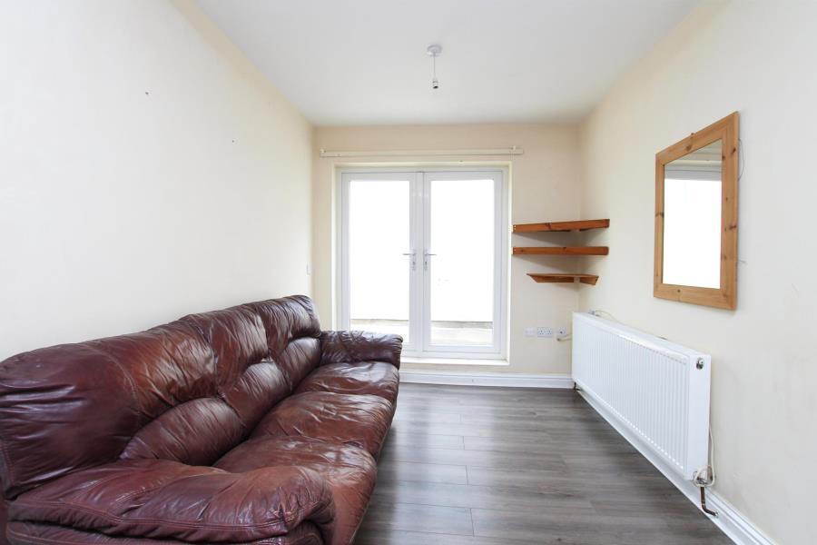 Apartment in Bristol, Ashley Down - View 4