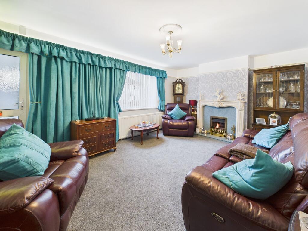 Hall Street, Sutton in Ashfield, Nottinghamshire - View 4