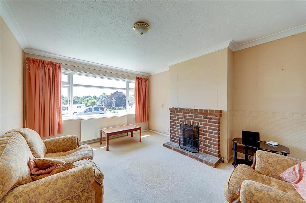 Downview Road, Findon, BN14 photo 2
