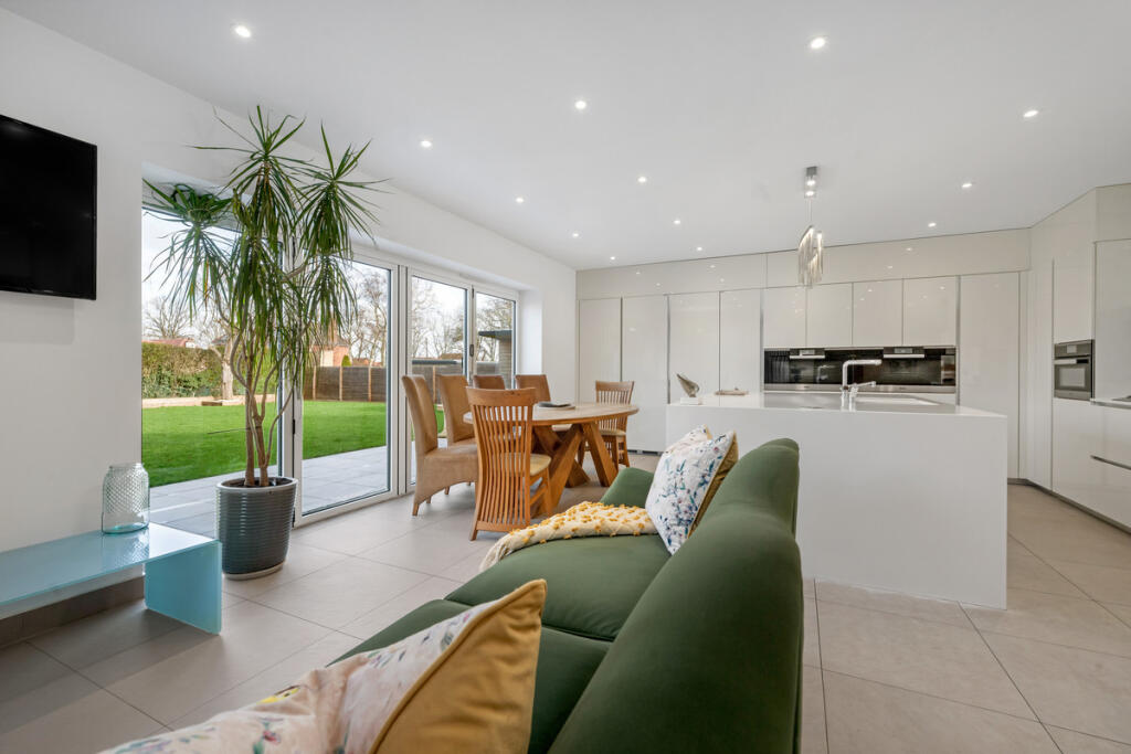 Green Close, Keyworth, NG12 photo 2