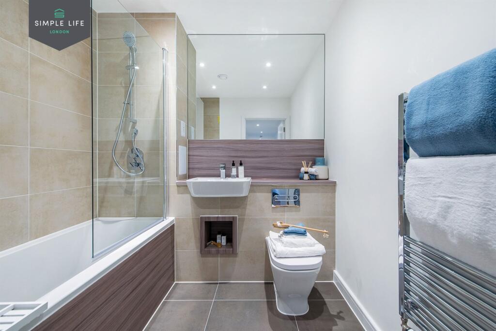 Apartment in Romford - View 2