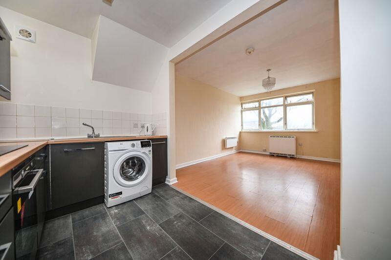 Apartment in Portsmouth - View 3