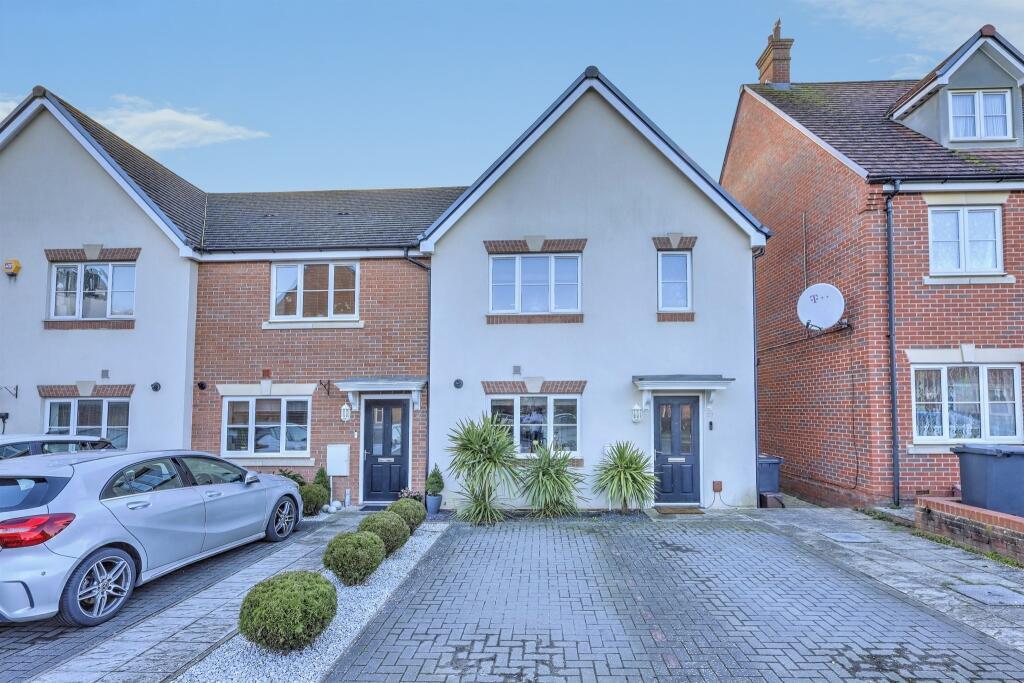 Main image of property: Oak Grove, Northampton