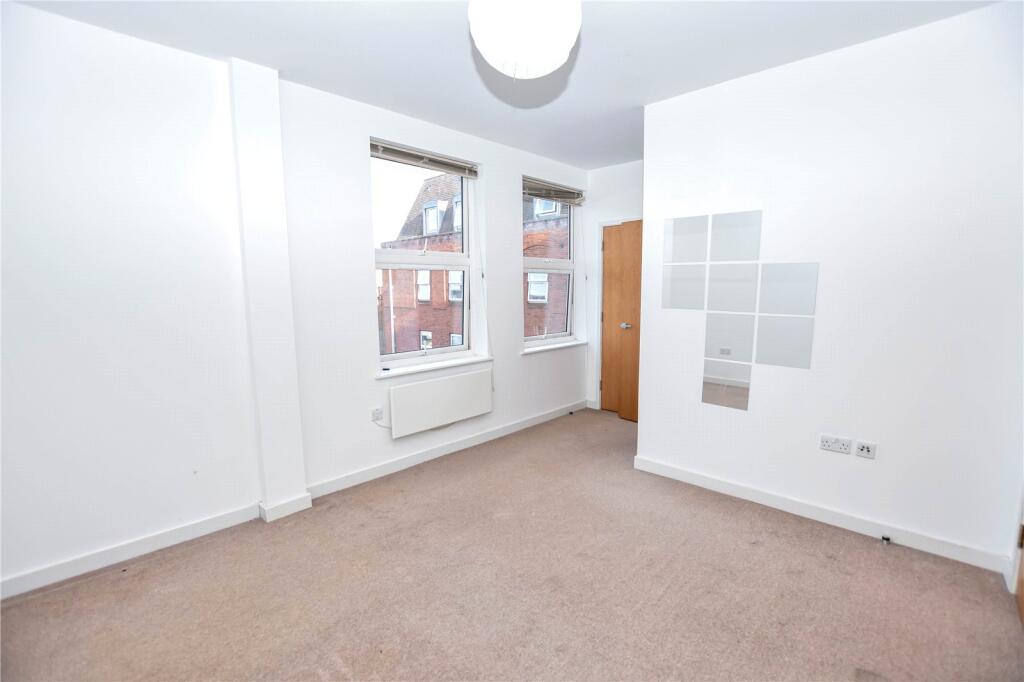 Apartment in Reading - More
