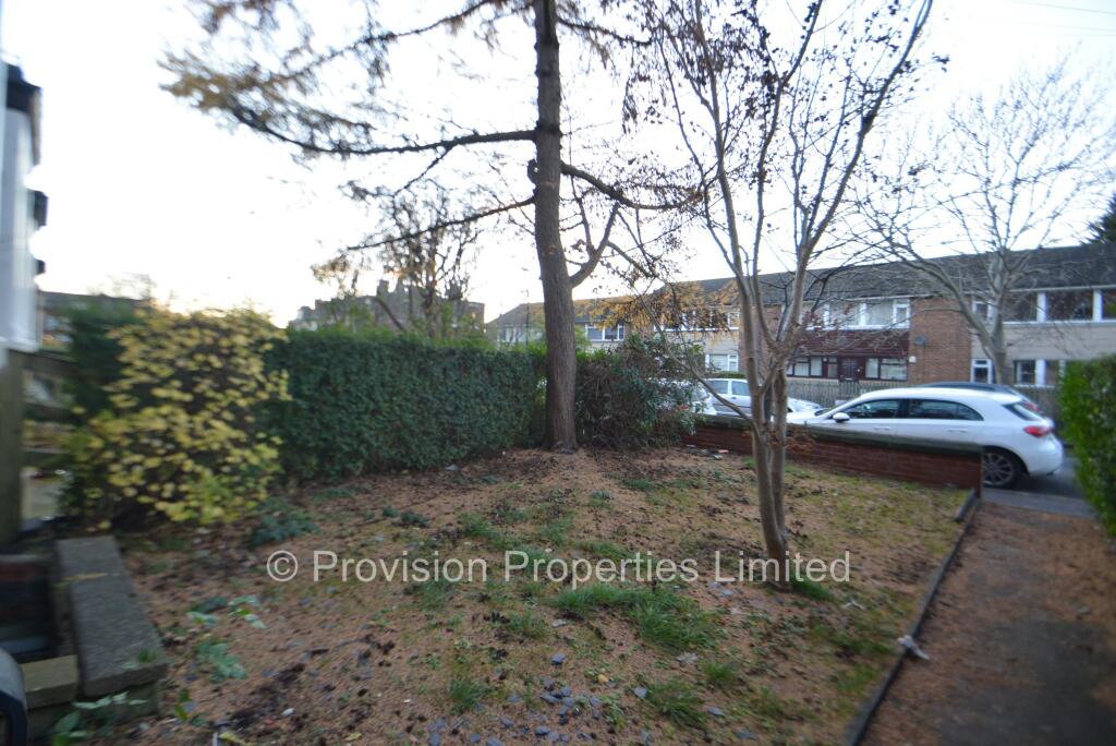 House in Leeds, West Yorkshire - View 5