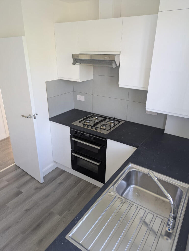 Apartment in Harrow - View 2