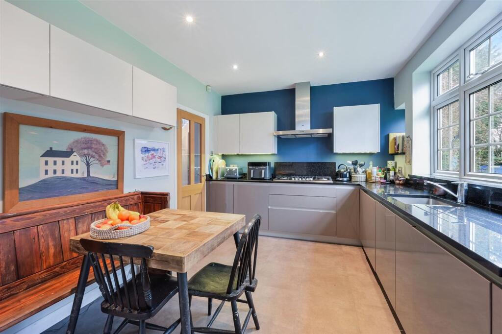 House in Kingston upon Thames - View 3