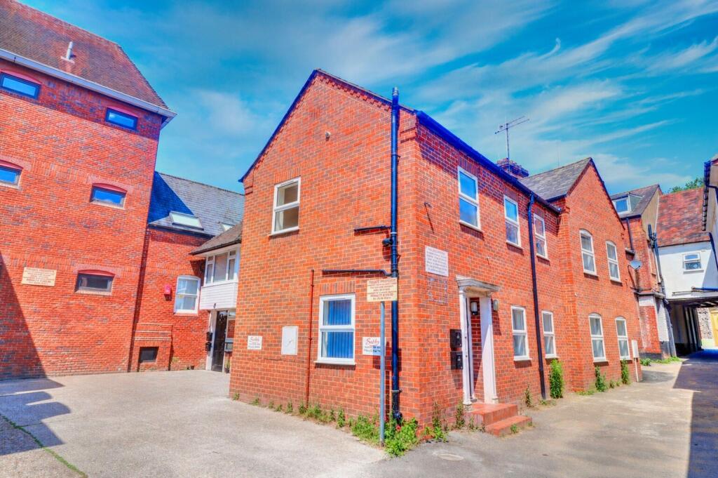 Main image of property: Easton Street, High Wycombe, Buckinghamshire, HP11