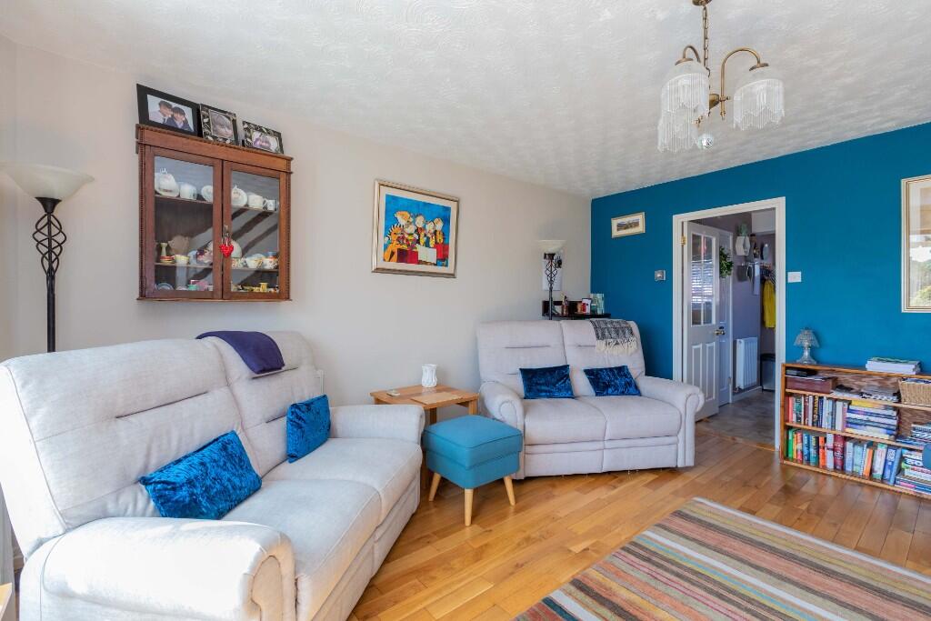 Charlton Close, Cippenham photo 3