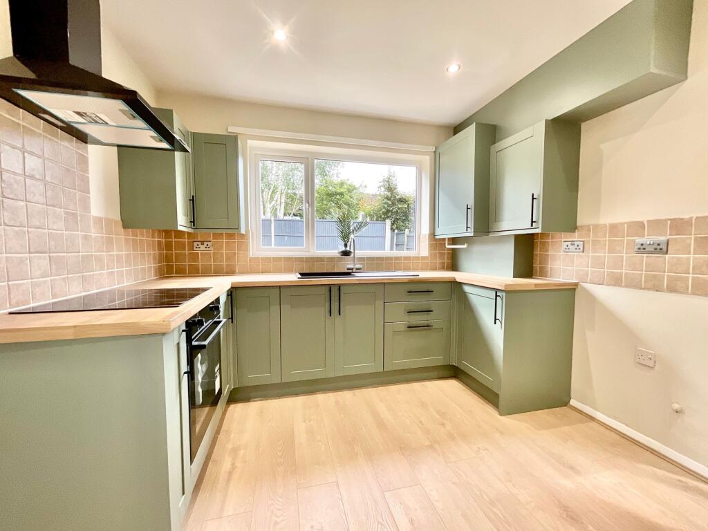 House in Stoke-on-Trent - More