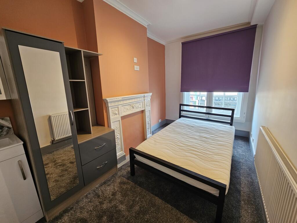 Apartment in Warwick, Royal Leamington Spa - View 4