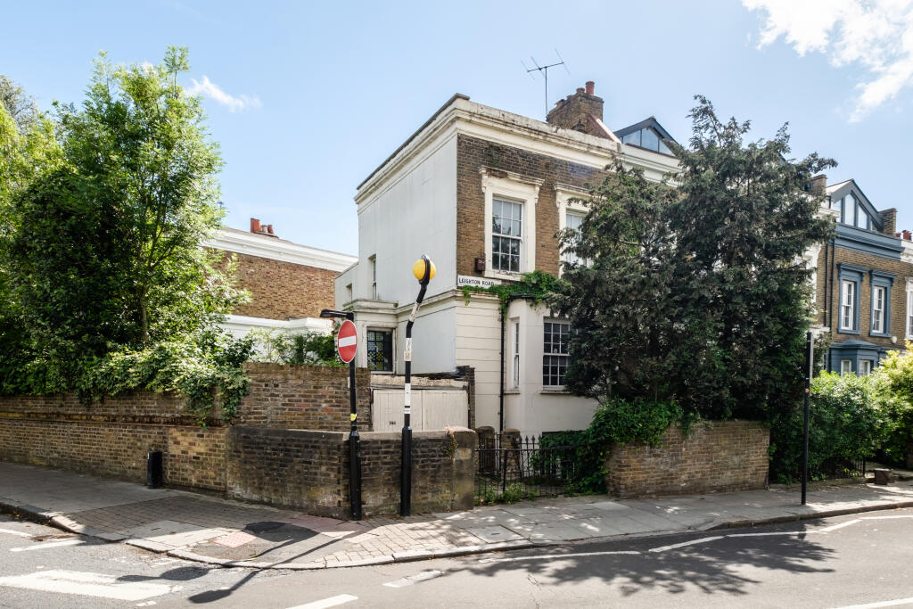 Main image of property: Leighton Road, London, NW5
