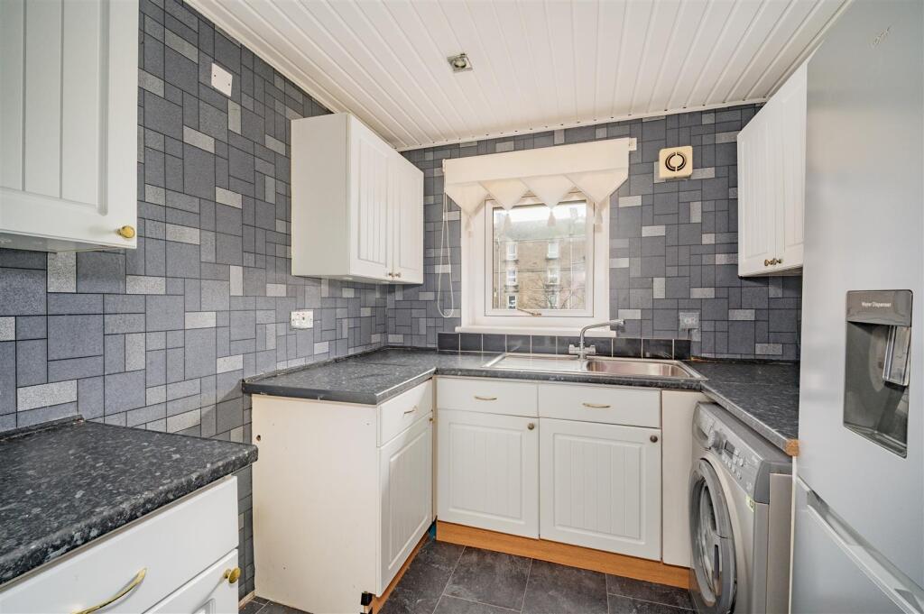 Apartment in Dundee, Stobswell - More