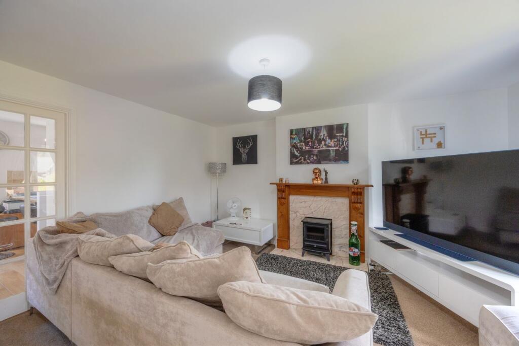 House in Barnsley, Dodworth - View 3