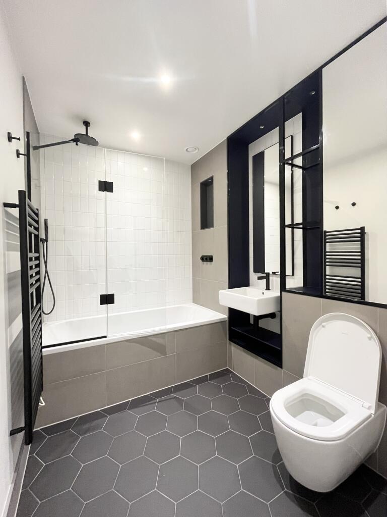 Apartment in Harrow - View 3