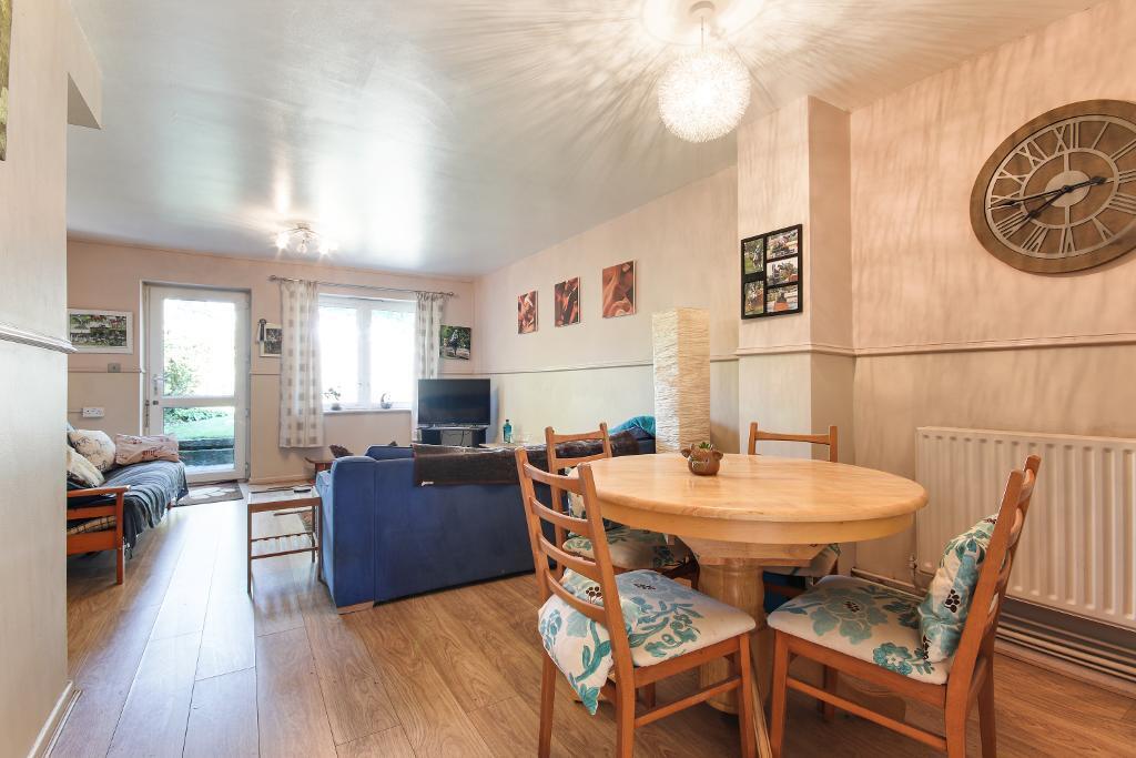 Goddards Close, Cranbrook, Kent, TN17 3LJ photo 4