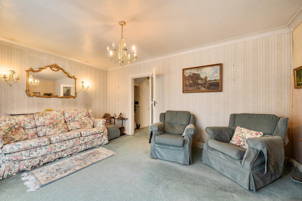 Highfield Avenue, Pinner photo 4