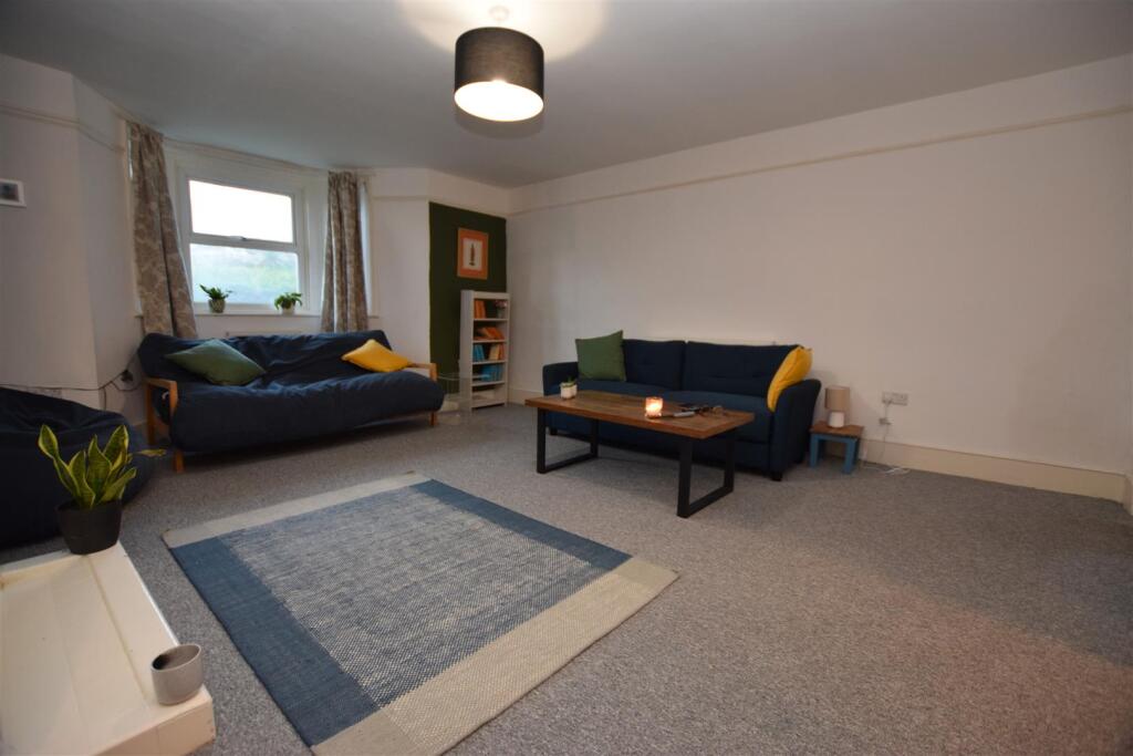 Apartment in Tonbridge - View 5