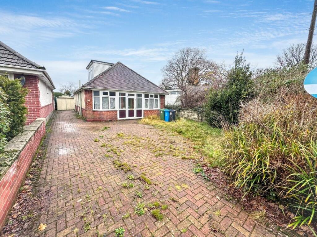 Main image of property: 87 Darbys Lane, Oakdale, Poole, Dorset, BH15 3EU